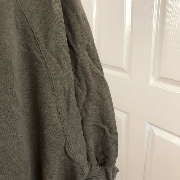 Oversized Mid-length Sleeve Top - Picture 4 of 4